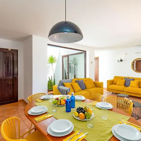 Villa Flamingo By *