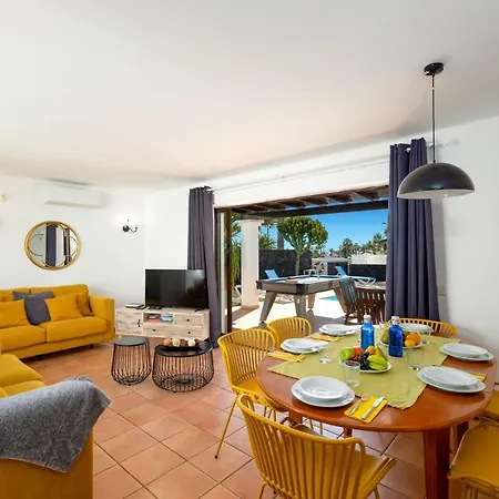Villa Flamingo By