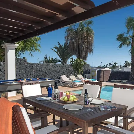 Flamingo By ヴィラ